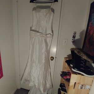 Wedding gown